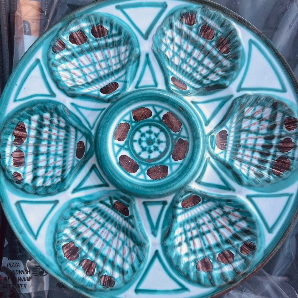 Rare oyster dishes set of 2